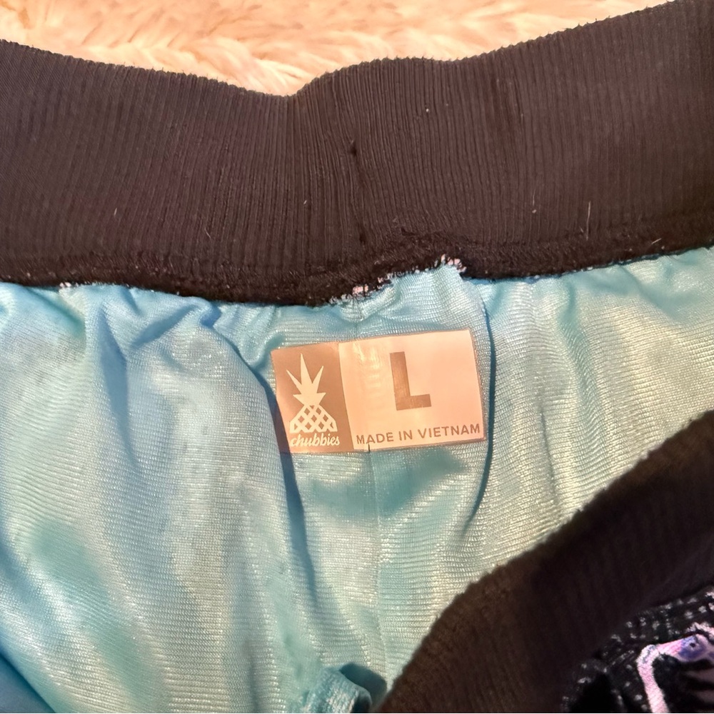 Chubbies basketball Shorts Black and Pink Floral Design large 5.5” inseam lined - Picture 3 of 7
